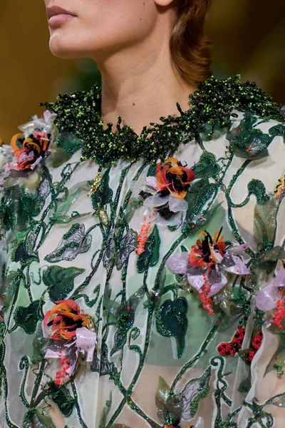 Look 7